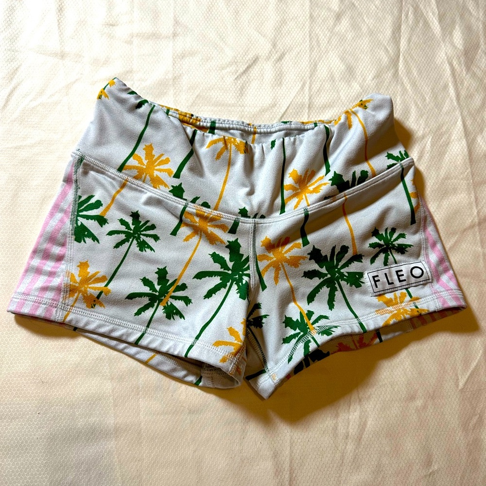 Fleo shorts, Sz Small Palm Tree Pattern